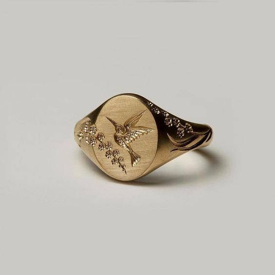 Bague Sceau Colibri Vintage en Or