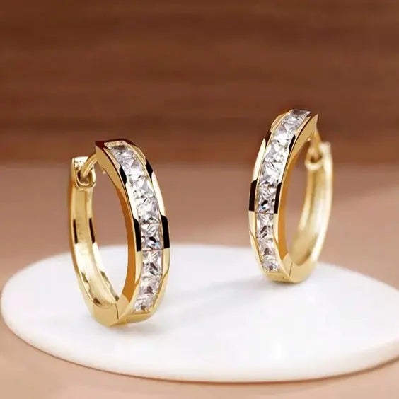 Boucles d'oreilles en or luxe avec des cristaux