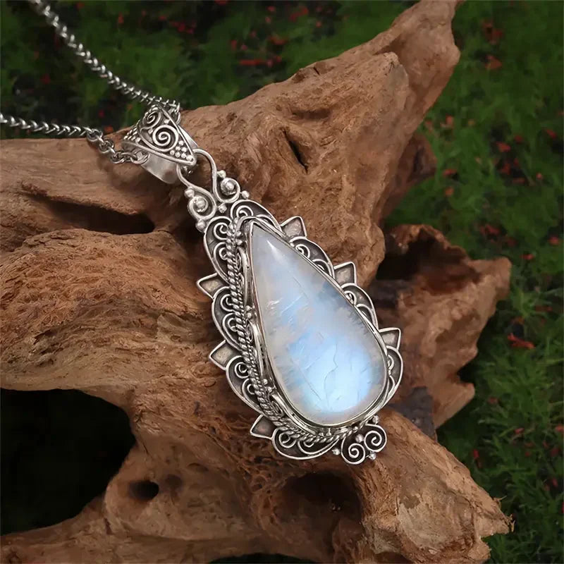 Collier Pendentif en Pierre de Lune Antique | Or