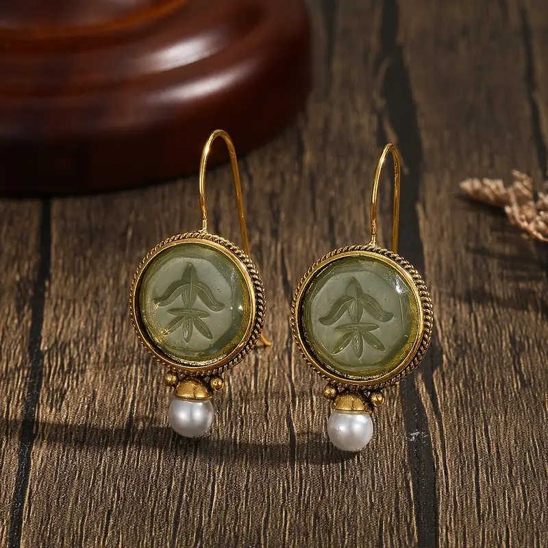 Boucles d'oreilles vintage en perles de pierre verte arrondie