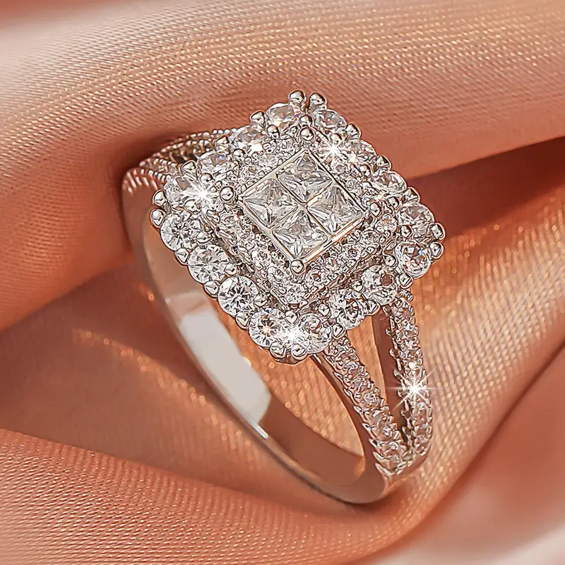 Bague Cubique Argentée Brillante