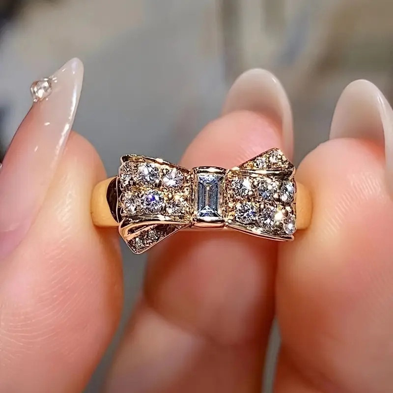 Bague en Cravate Dorée Étincelante