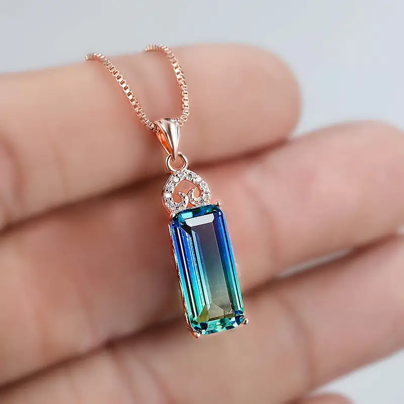 Collier Pendentif Cristallin Bleu