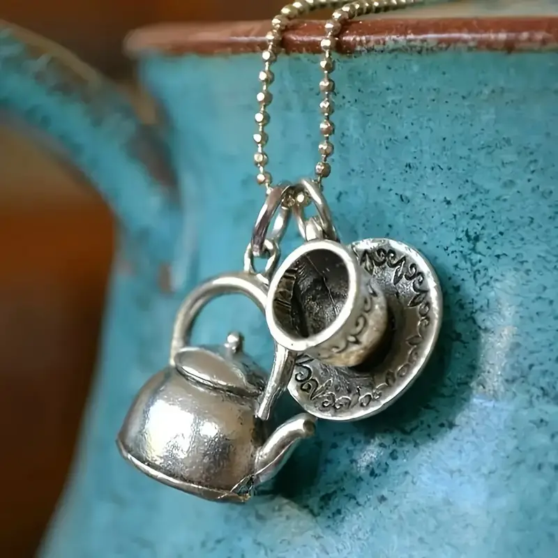 Boucles d'oreilles en tasse à thé vintage