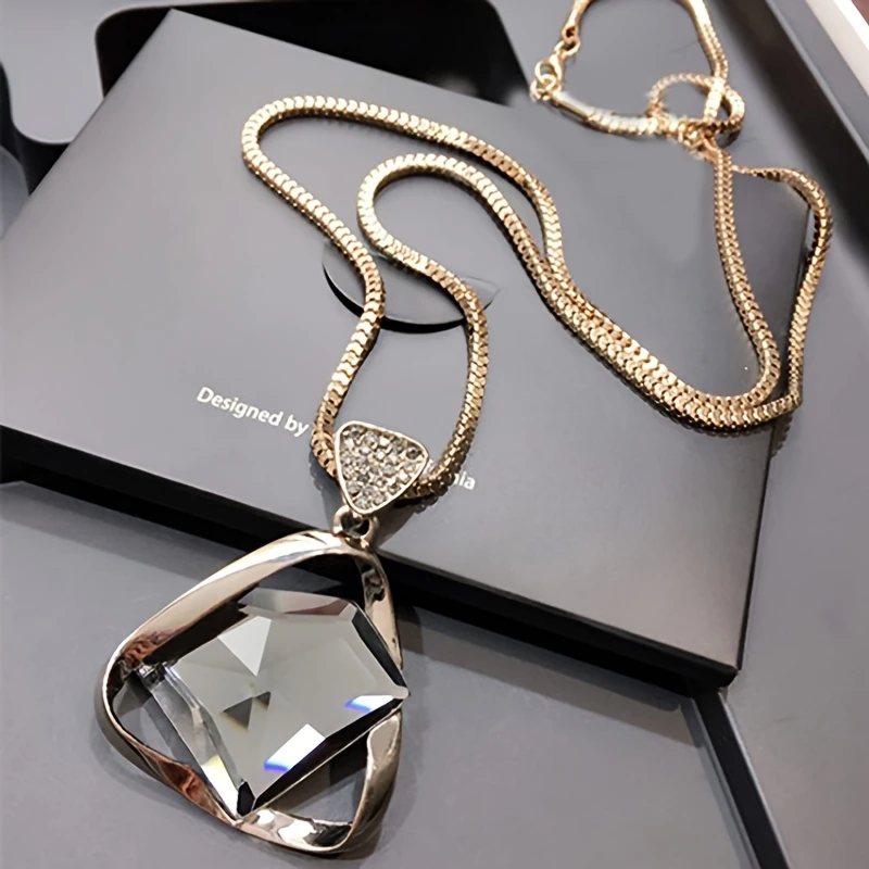 Collier en Or avec Pendentif en Cristal