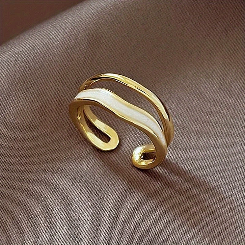 Bague en Or avec Couche Émaillée Blanche Ajustable