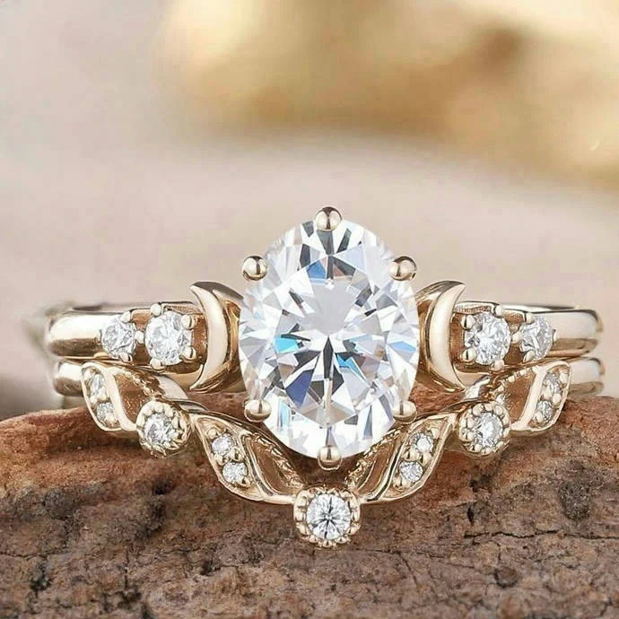 Bague en Cristal Blanc Ovale Dorée