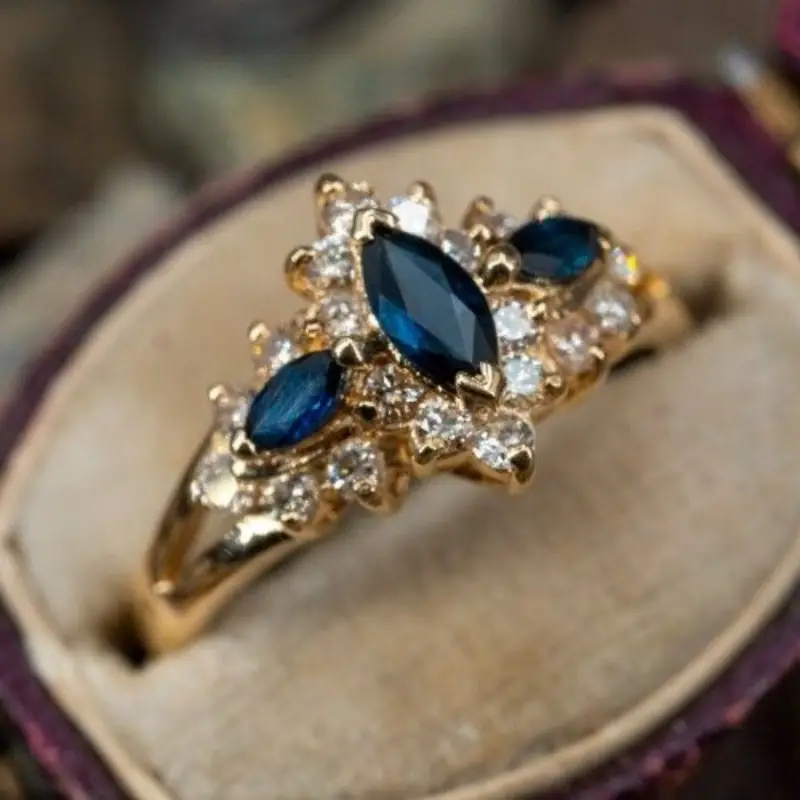 Bague Exotique en Or Bleu Élégante