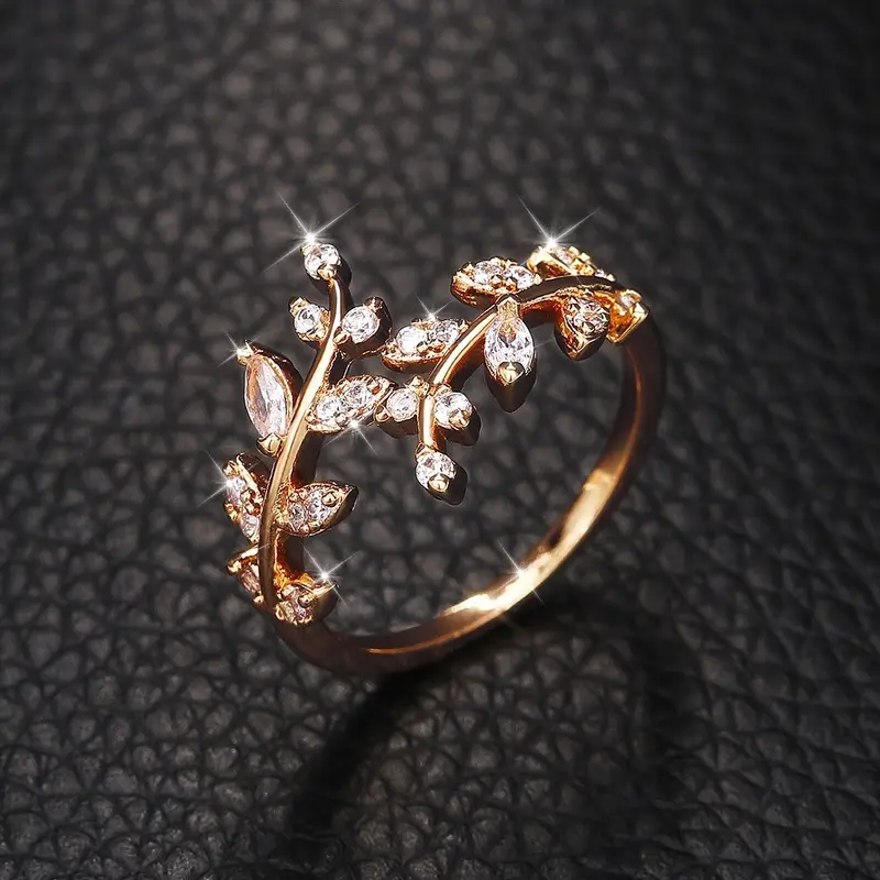 Bague en Zirconium en Forme de Feuille Dorée