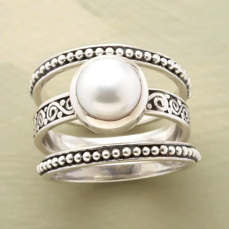 Bague en Perle Argentée Superposée