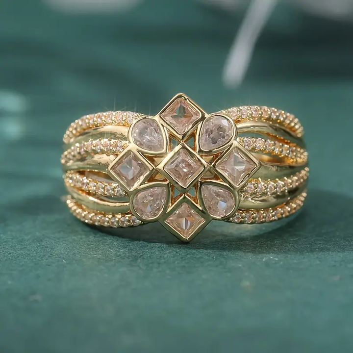 Bague en Or avec Fleur en Zirconia Brillant
