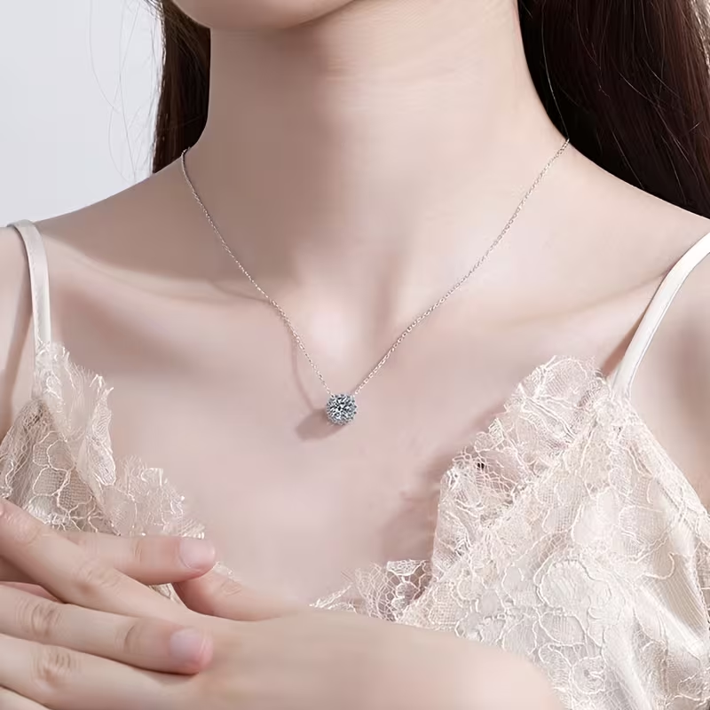 Collier Rond Géométrique en Agate Mousse