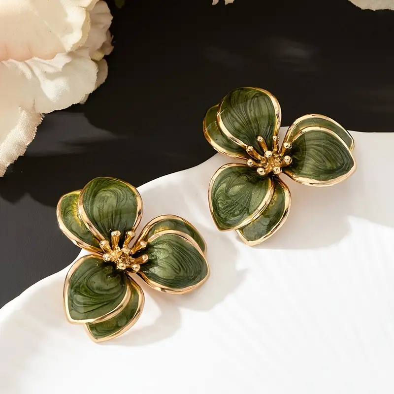 Boucles d'oreilles vintage vertes peintes à la main avec des fleurs
