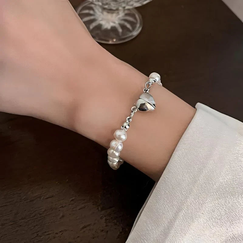 Collier et bracelet en perles cœur magnétique