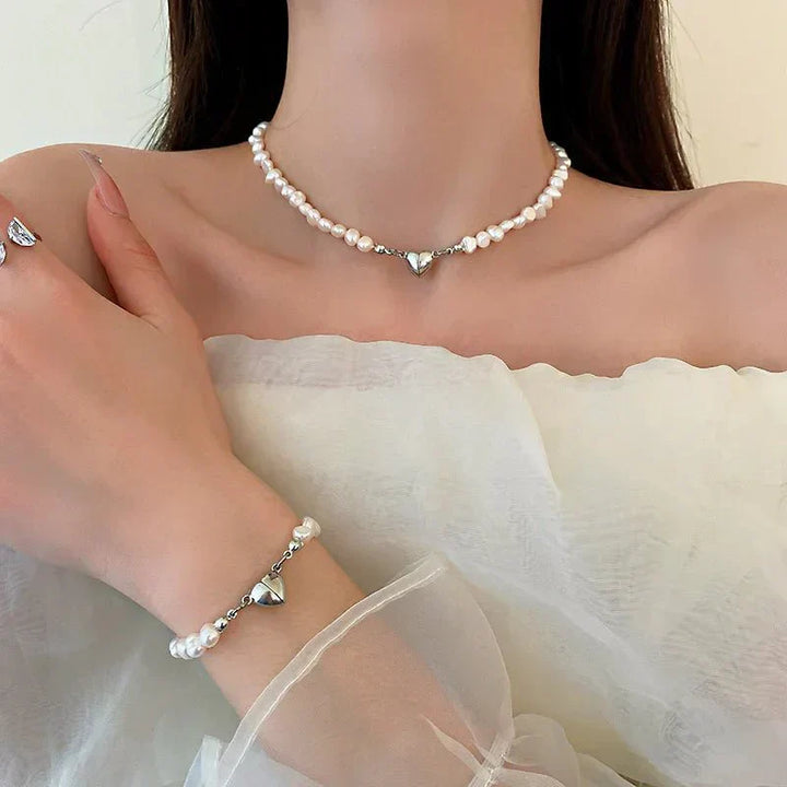 Collier et bracelet en perles de cœur magnétique