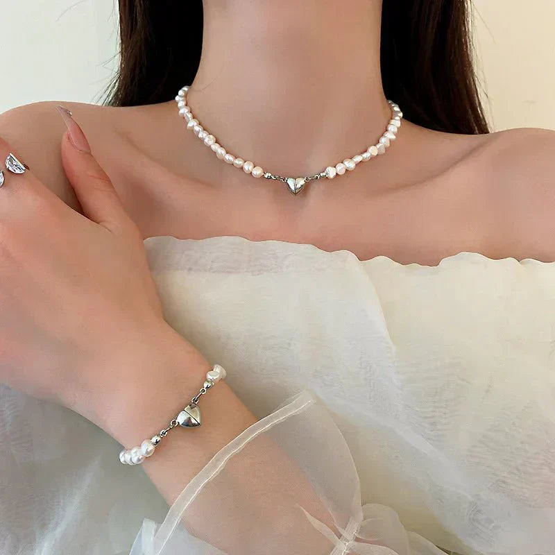 Collier et bracelet en perles cœur magnétique