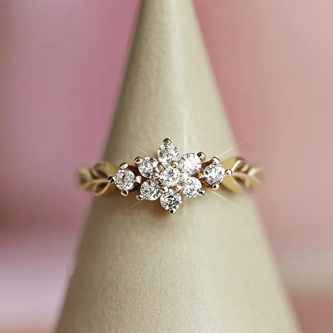 Bague en Or Blanc avec Fleurs en Cristal