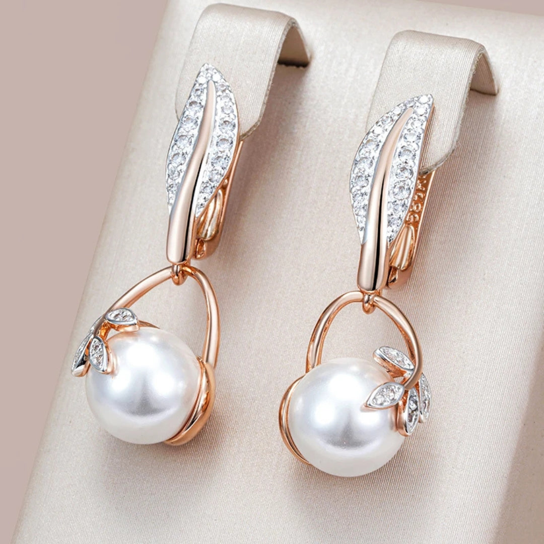 Boucles d'oreilles en perles élégantes en or brillant