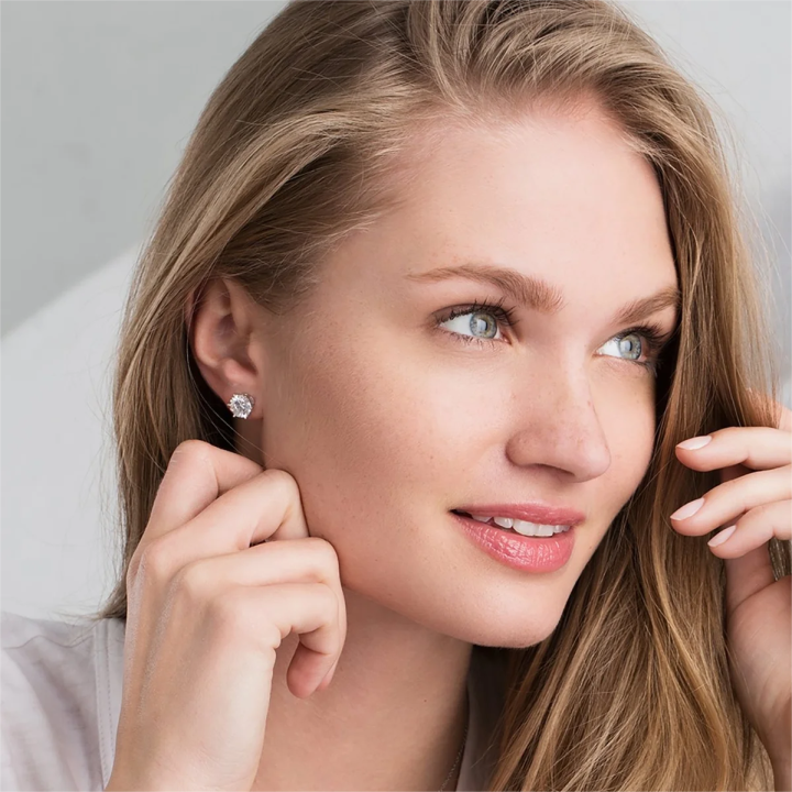 Boucles d'oreilles Moissanite à fermoir vissé | Or blanc 16k